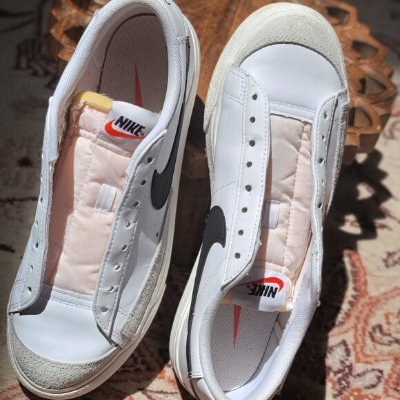 White/Black/Orange Nike, WMNS Blazer Low Platform DJ0292-101 - Picture 4 of 8